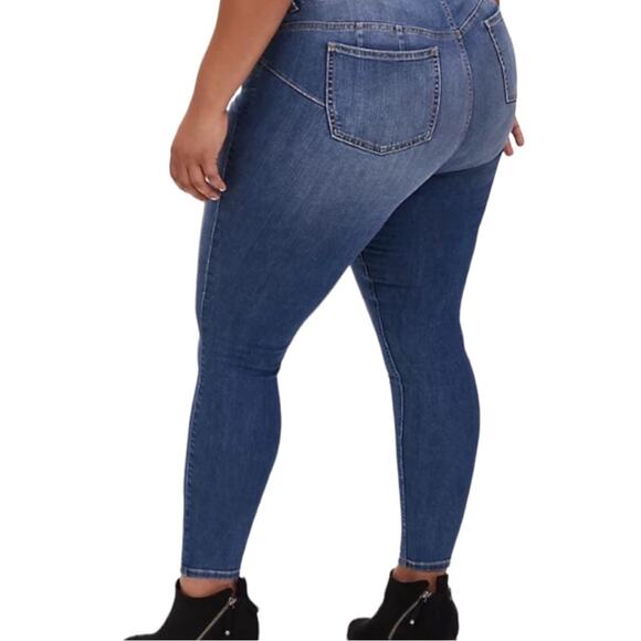 Torrid Bombshell Skinny Jeans Hi Rise Ankle Medium Blue Wash Size 24R Plus - Picture 2 of 12
